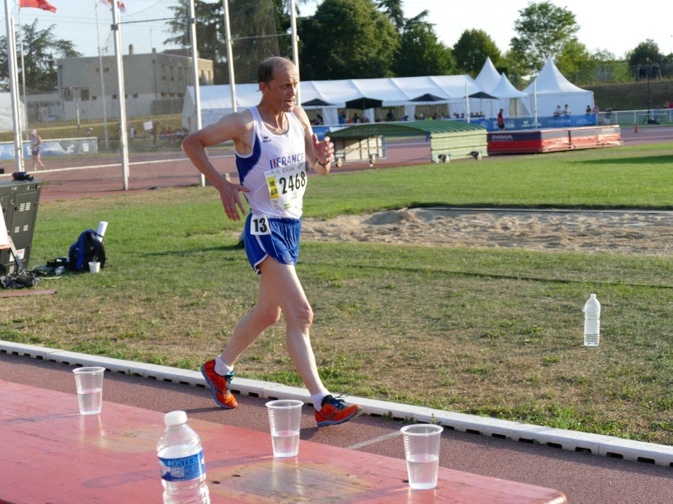 Vénissieux 6/8/2015, WMAC, 5000m M60 (06) - w:970, h:727, 234590, JPEG Dominique Guebey