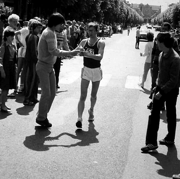 Dominique Guebey ravitaillé par Eric Neisse #23 Dominique Guebey ravitaillé par Eric Neisse #23