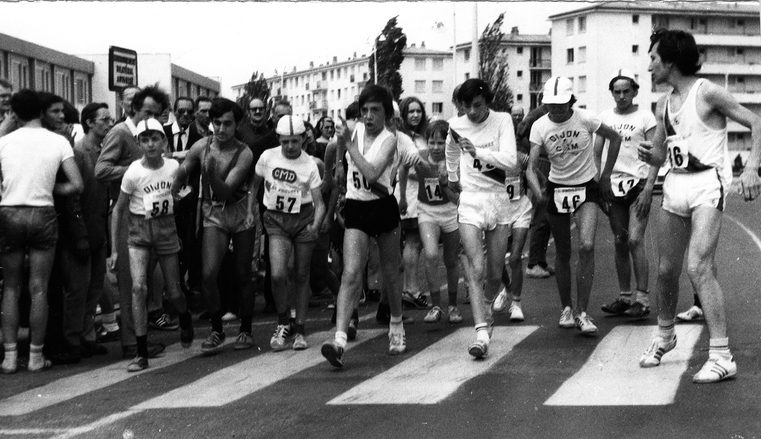Bourg, 16 mai 1971, départ des jeunes