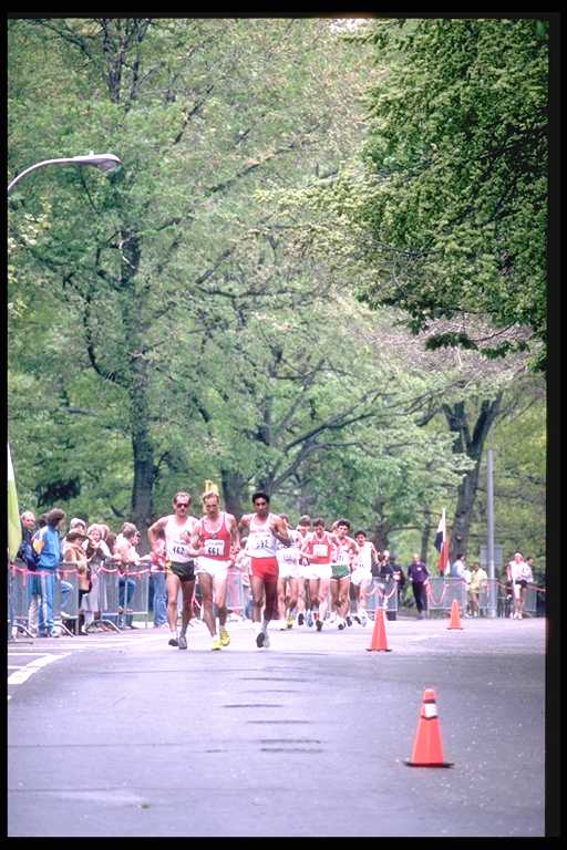 Le peloton de tête dans Central Park, #1700