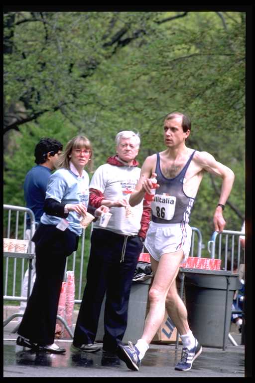 Dominique Guebey, New York, 2 mai 1987 #1671 - w:512, h:768, 49888, JPEG Dominique Guebey, the race walker