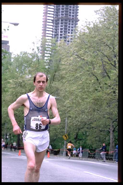Dominique Guebey, New York, 2 mai 1987 #1675 - w:512, h:768, 50071, JPEG Dominique Guebey, the race walker
