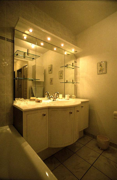 Photo d'architecture interieure, salle de bain w:390, h:600 Photo d'architecture interieure, salle de bain