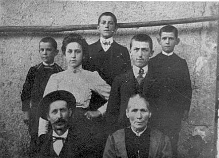 Joseph Guebey et sa famille